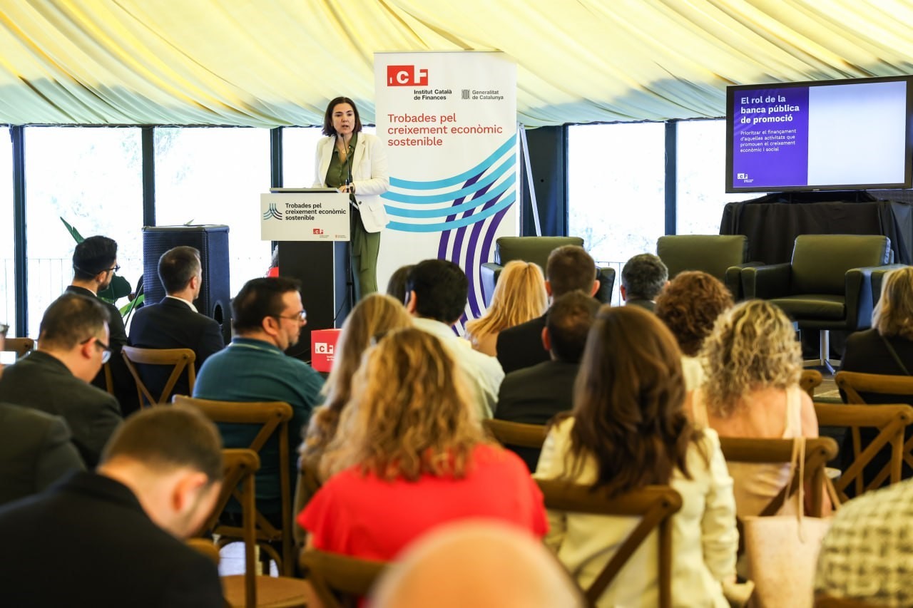 Vanessa Servera, consellera delegada de l'ICF, durant la Trobada pel Creixement Econòmic Sostenible a Tortosa